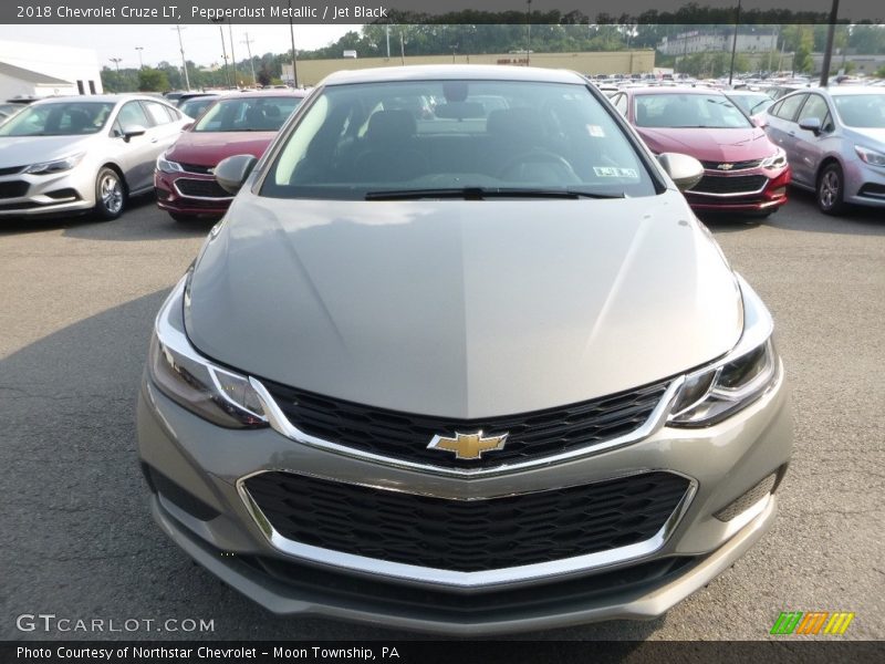 Pepperdust Metallic / Jet Black 2018 Chevrolet Cruze LT