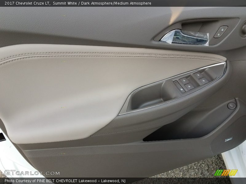 Summit White / Dark Atmosphere/Medium Atmosphere 2017 Chevrolet Cruze LT