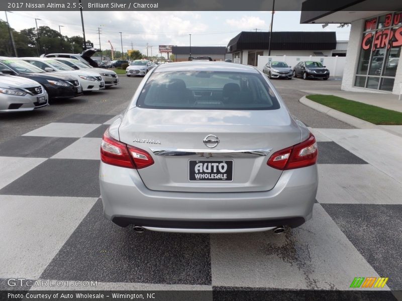 Brilliant Silver / Charcoal 2017 Nissan Altima 2.5 S