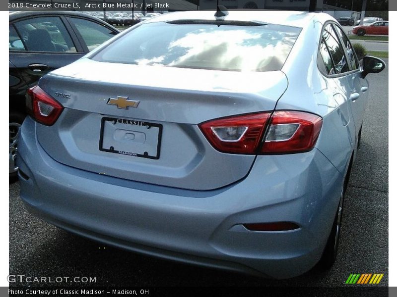 Arctic Blue Metallic / Jet Black 2018 Chevrolet Cruze LS