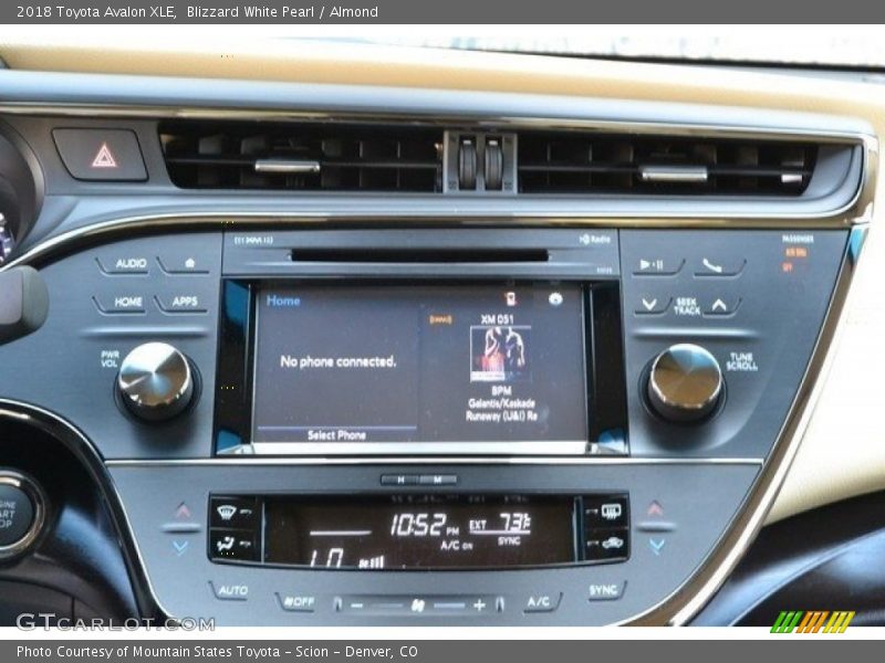 Blizzard White Pearl / Almond 2018 Toyota Avalon XLE