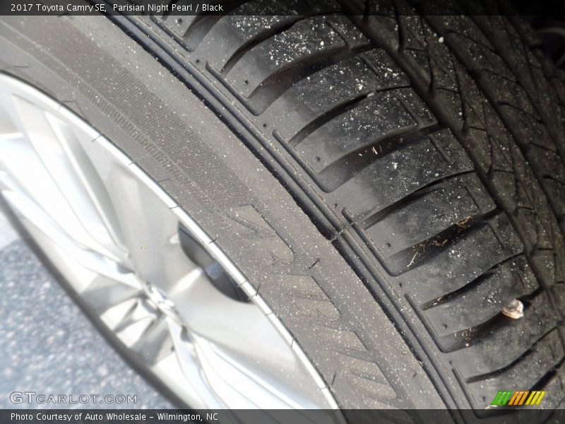 Parisian Night Pearl / Black 2017 Toyota Camry SE