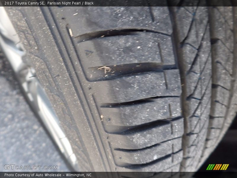 Parisian Night Pearl / Black 2017 Toyota Camry SE