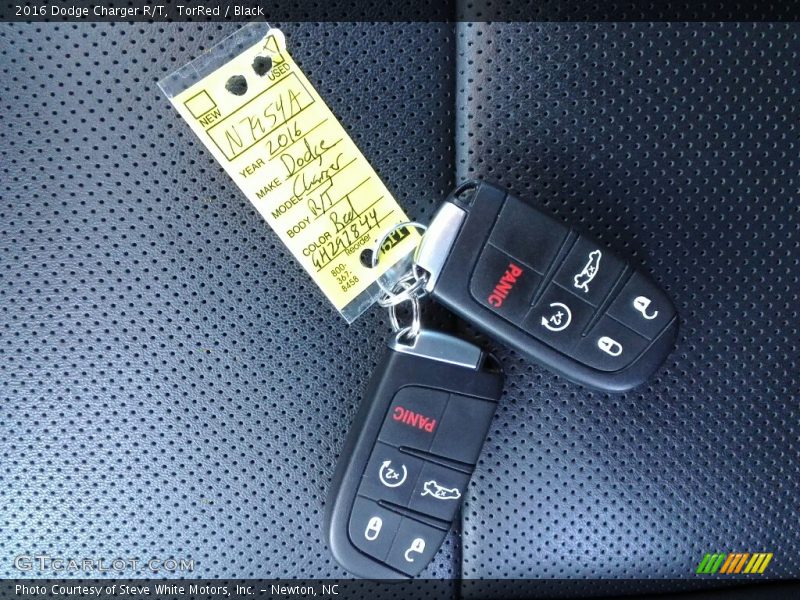 TorRed / Black 2016 Dodge Charger R/T