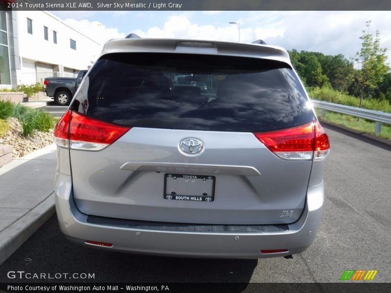 Silver Sky Metallic / Light Gray 2014 Toyota Sienna XLE AWD