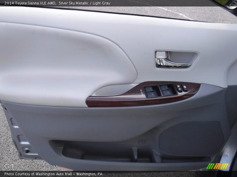 Silver Sky Metallic / Light Gray 2014 Toyota Sienna XLE AWD