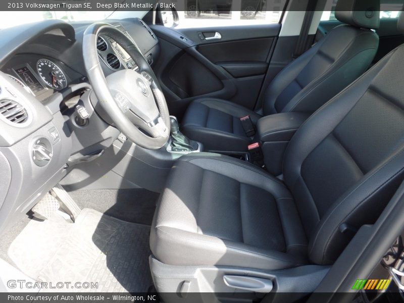 Deep Black Metallic / Black 2013 Volkswagen Tiguan SE