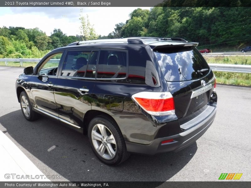 Black / Sand Beige 2013 Toyota Highlander Limited 4WD