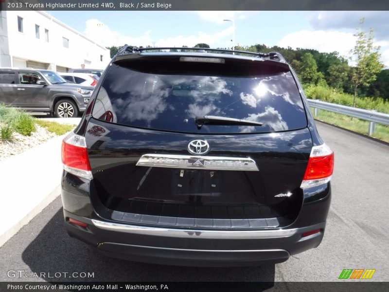 Black / Sand Beige 2013 Toyota Highlander Limited 4WD
