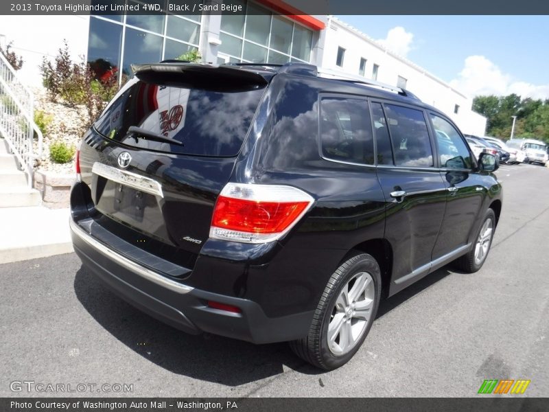 Black / Sand Beige 2013 Toyota Highlander Limited 4WD
