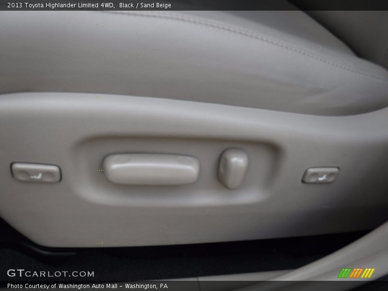Black / Sand Beige 2013 Toyota Highlander Limited 4WD