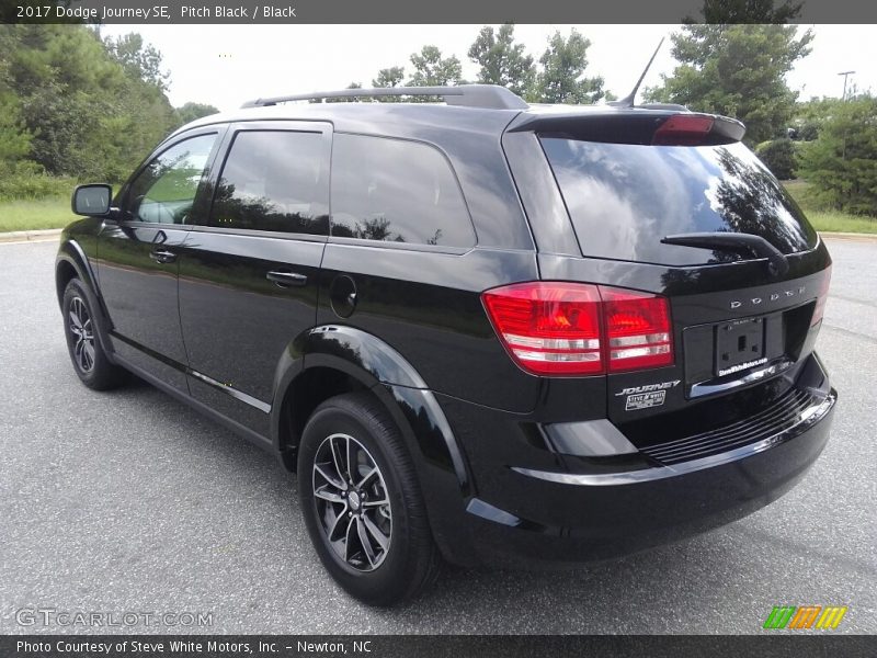 Pitch Black / Black 2017 Dodge Journey SE