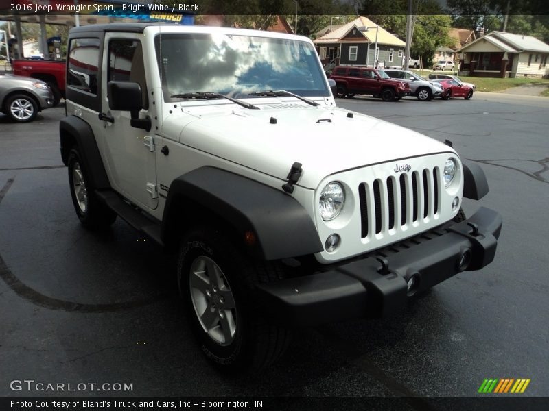 Bright White / Black 2016 Jeep Wrangler Sport