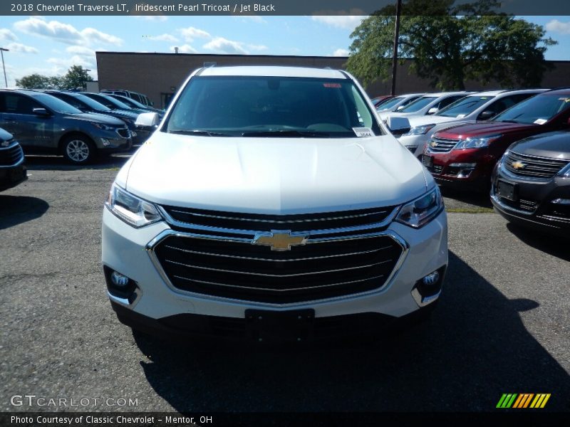 Iridescent Pearl Tricoat / Jet Black 2018 Chevrolet Traverse LT