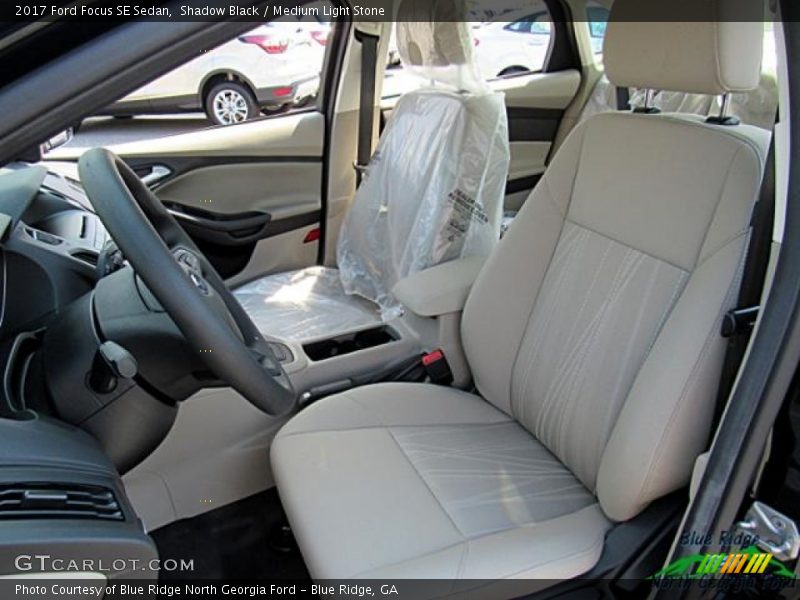 Shadow Black / Medium Light Stone 2017 Ford Focus SE Sedan