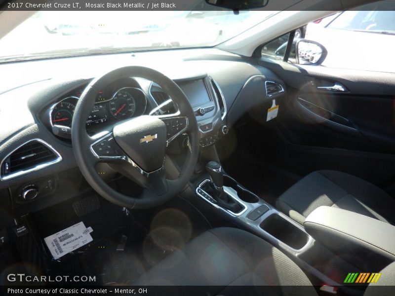 Mosaic Black Metallic / Jet Black 2017 Chevrolet Cruze LT