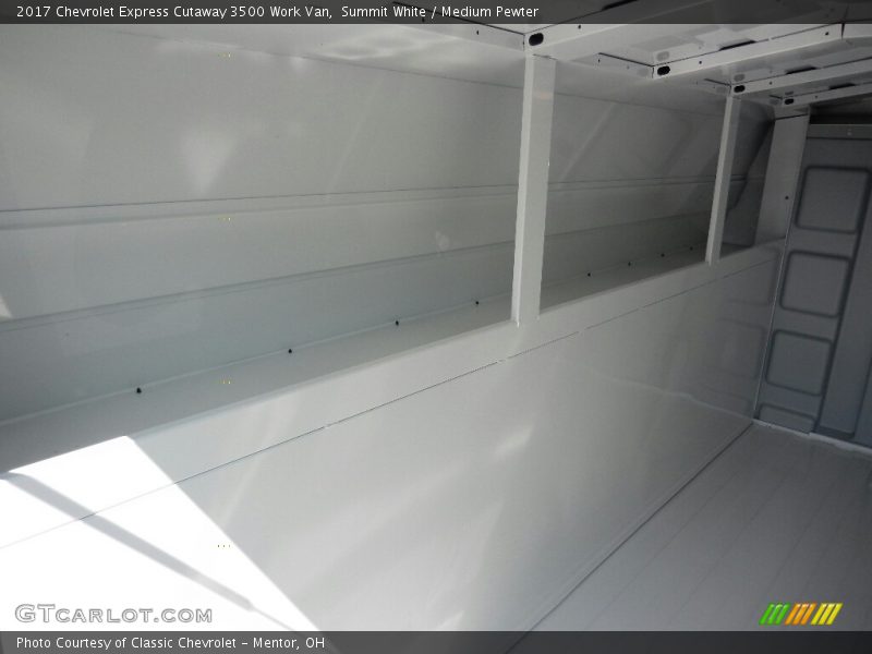 Summit White / Medium Pewter 2017 Chevrolet Express Cutaway 3500 Work Van