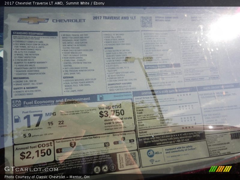 Summit White / Ebony 2017 Chevrolet Traverse LT AWD