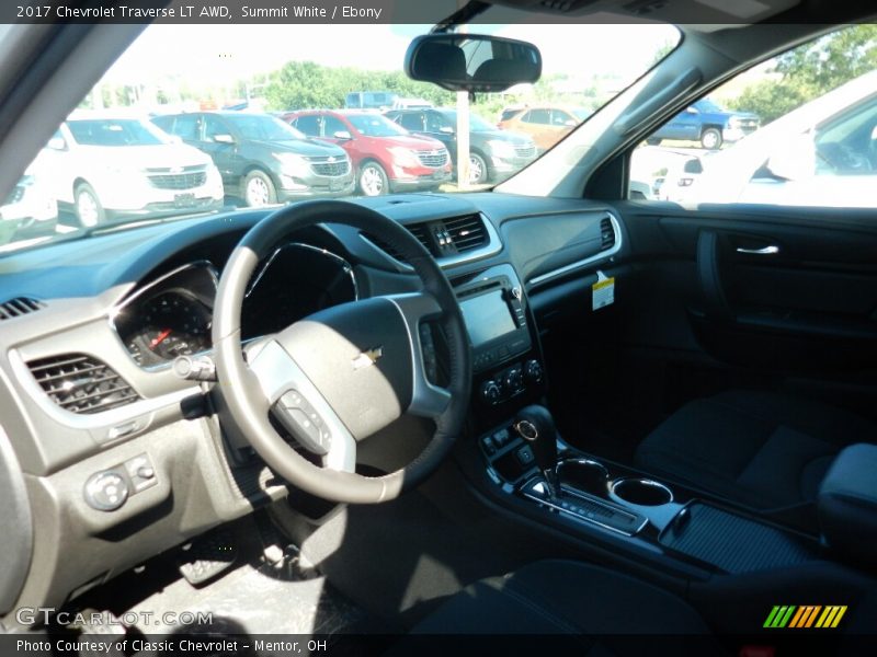 Summit White / Ebony 2017 Chevrolet Traverse LT AWD
