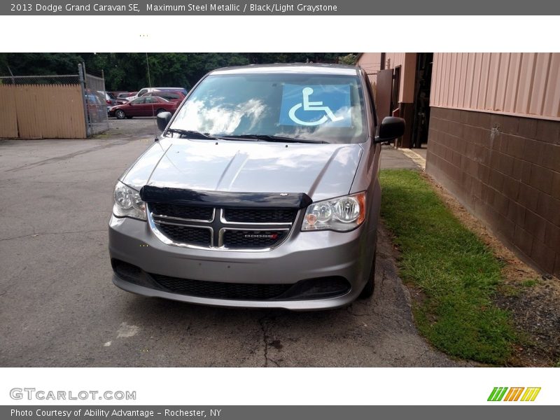 Maximum Steel Metallic / Black/Light Graystone 2013 Dodge Grand Caravan SE