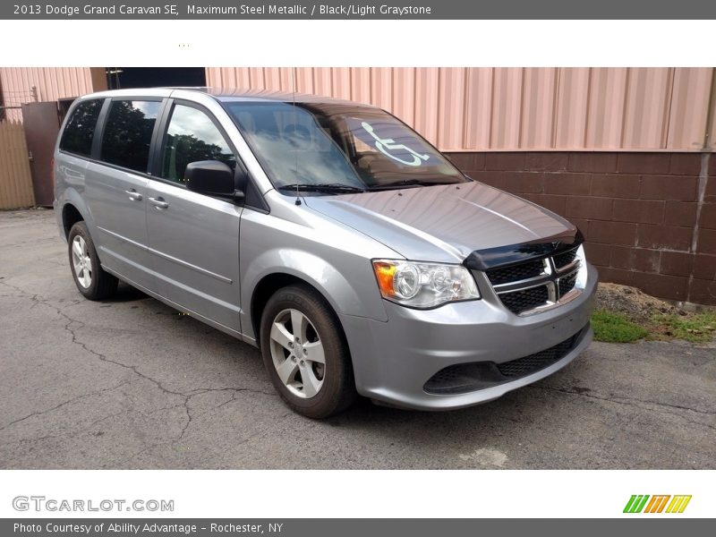 Maximum Steel Metallic / Black/Light Graystone 2013 Dodge Grand Caravan SE