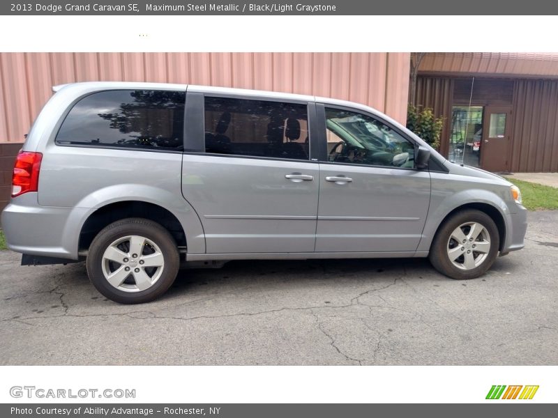 Maximum Steel Metallic / Black/Light Graystone 2013 Dodge Grand Caravan SE
