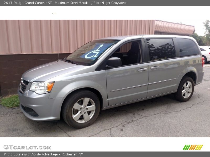 Maximum Steel Metallic / Black/Light Graystone 2013 Dodge Grand Caravan SE