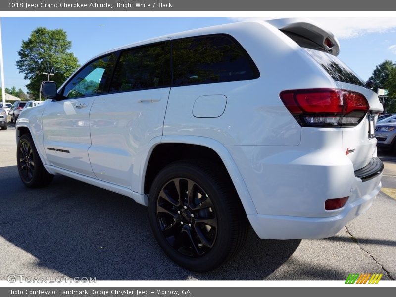 Bright White / Black 2018 Jeep Grand Cherokee Altitude
