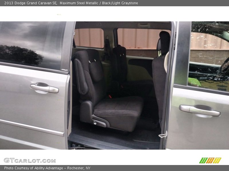 Maximum Steel Metallic / Black/Light Graystone 2013 Dodge Grand Caravan SE