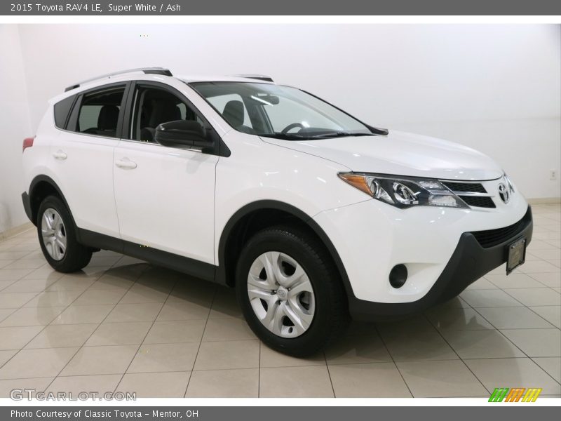 Super White / Ash 2015 Toyota RAV4 LE