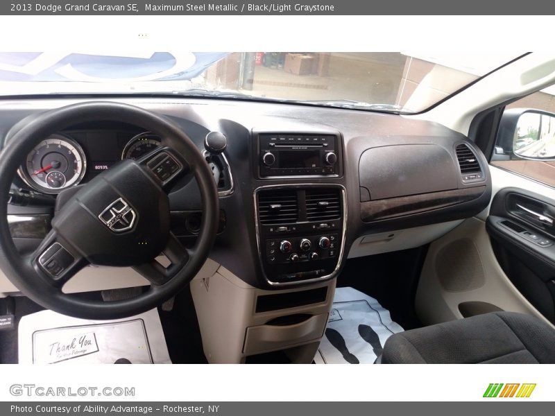 Maximum Steel Metallic / Black/Light Graystone 2013 Dodge Grand Caravan SE