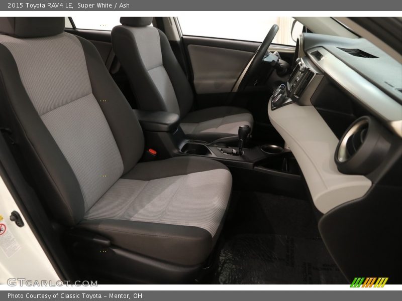 Super White / Ash 2015 Toyota RAV4 LE