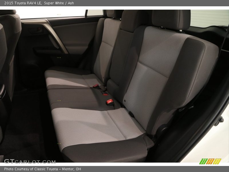 Super White / Ash 2015 Toyota RAV4 LE