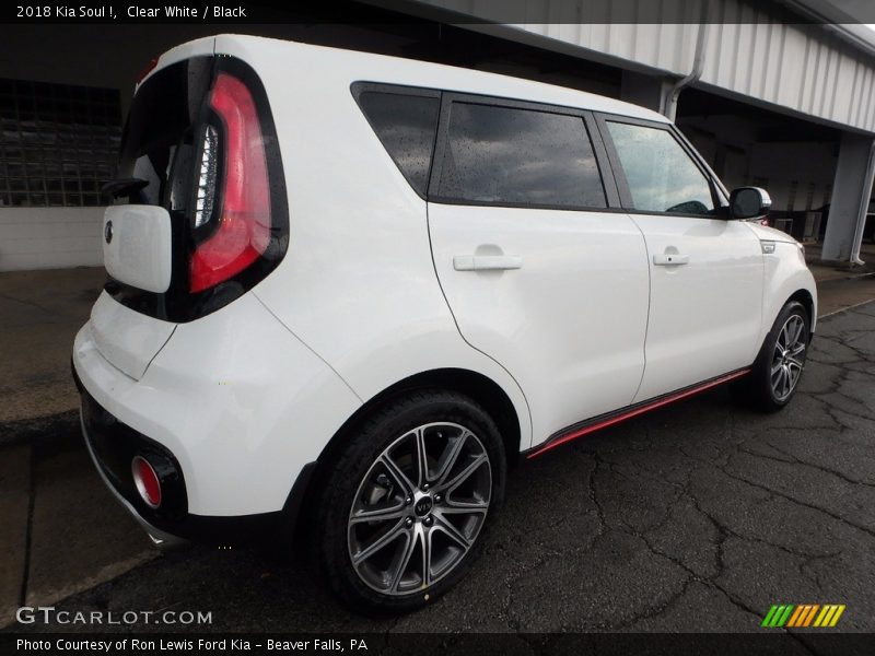 Clear White / Black 2018 Kia Soul !