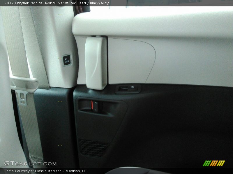 Velvet Red Pearl / Black/Alloy 2017 Chrysler Pacifica Hybrid