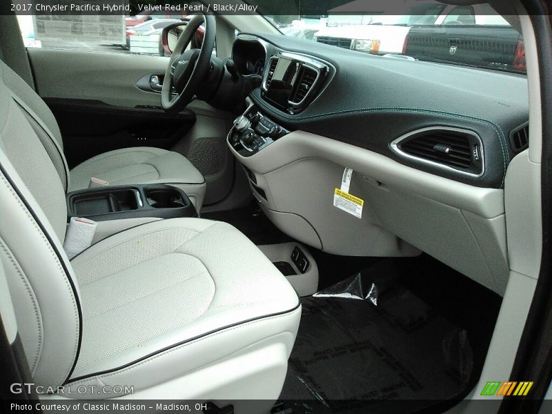 Velvet Red Pearl / Black/Alloy 2017 Chrysler Pacifica Hybrid