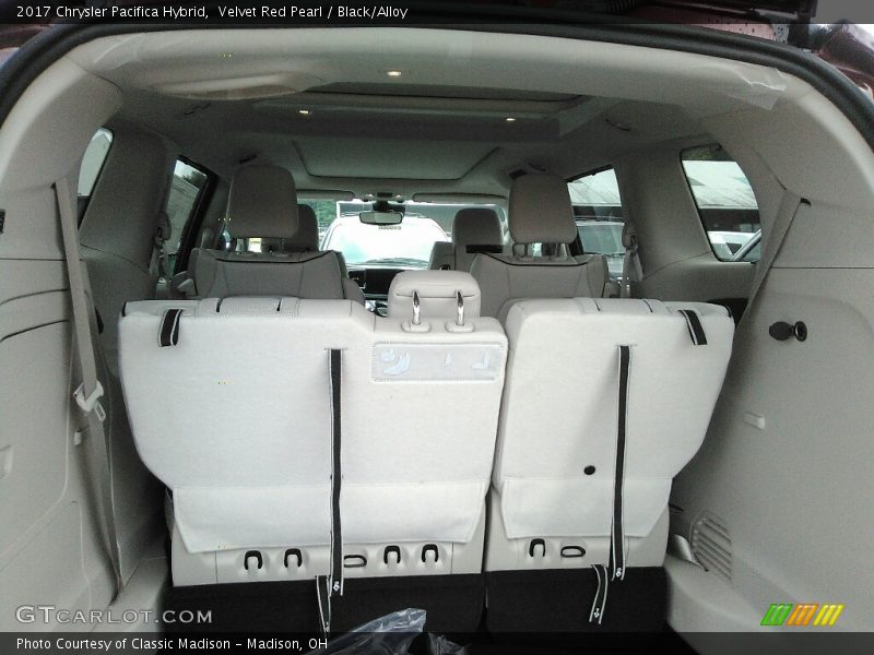 Velvet Red Pearl / Black/Alloy 2017 Chrysler Pacifica Hybrid