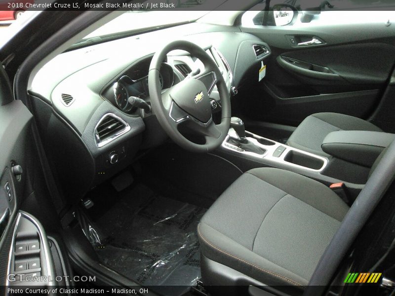 Mosaic Black Metallic / Jet Black 2018 Chevrolet Cruze LS