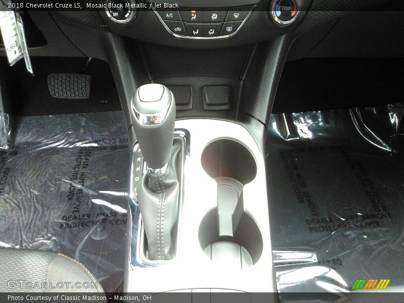 Mosaic Black Metallic / Jet Black 2018 Chevrolet Cruze LS