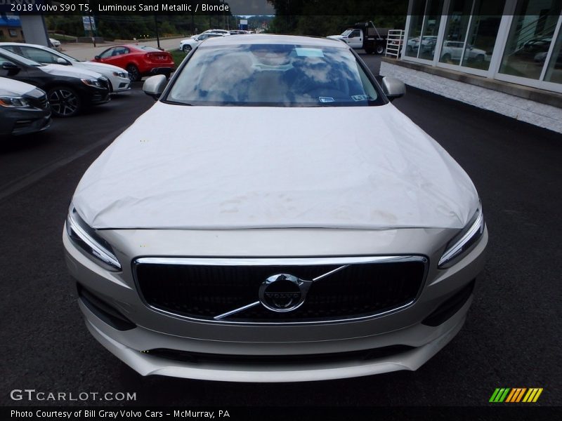 Luminous Sand Metallic / Blonde 2018 Volvo S90 T5