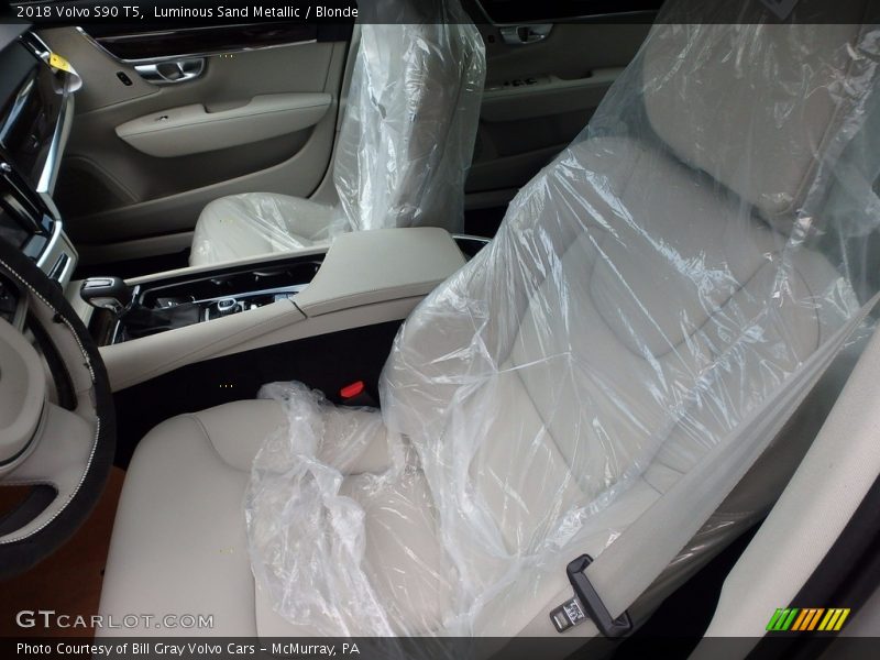 Luminous Sand Metallic / Blonde 2018 Volvo S90 T5