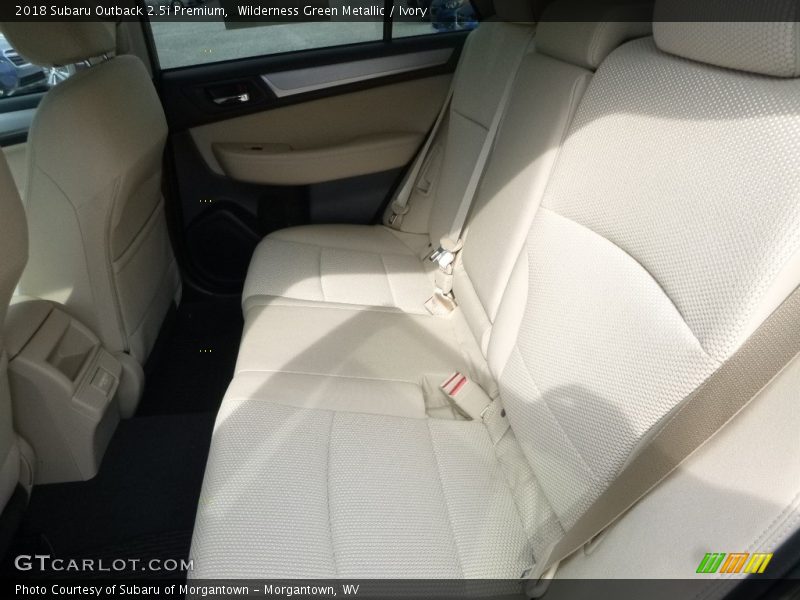 Wilderness Green Metallic / Ivory 2018 Subaru Outback 2.5i Premium