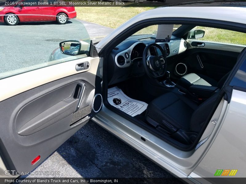 Moonrock Silver Metallic / Black 2016 Volkswagen Beetle 1.8T SEL