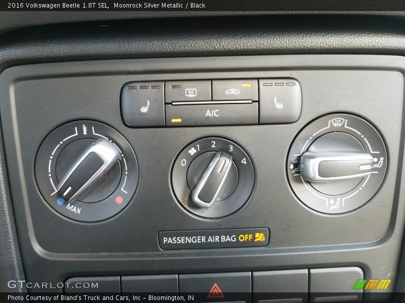 Moonrock Silver Metallic / Black 2016 Volkswagen Beetle 1.8T SEL