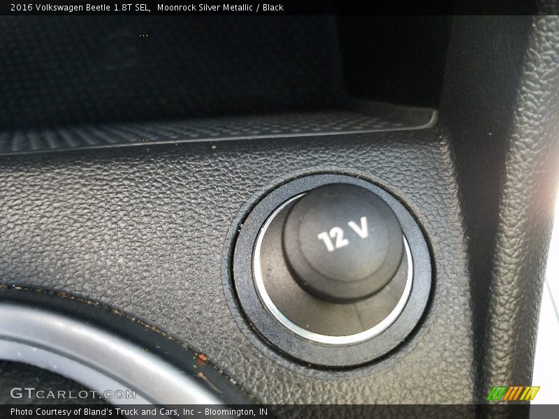 Moonrock Silver Metallic / Black 2016 Volkswagen Beetle 1.8T SEL