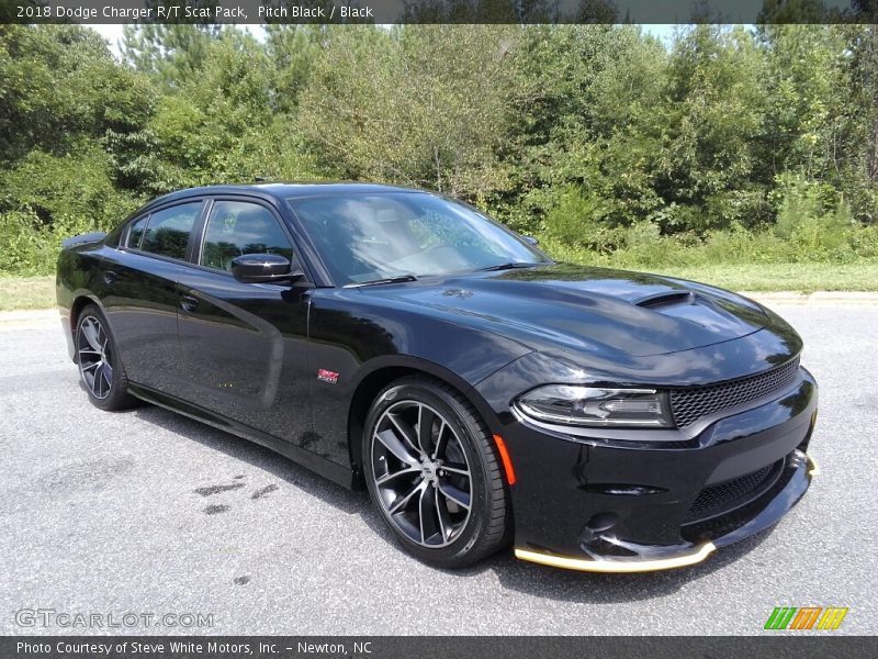 Front 3/4 View of 2018 Charger R/T Scat Pack