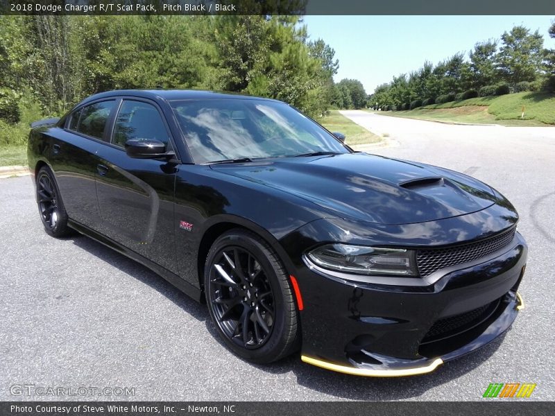 Front 3/4 View of 2018 Charger R/T Scat Pack