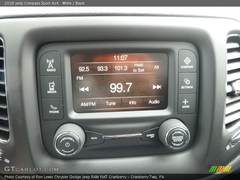 White / Black 2018 Jeep Compass Sport 4x4