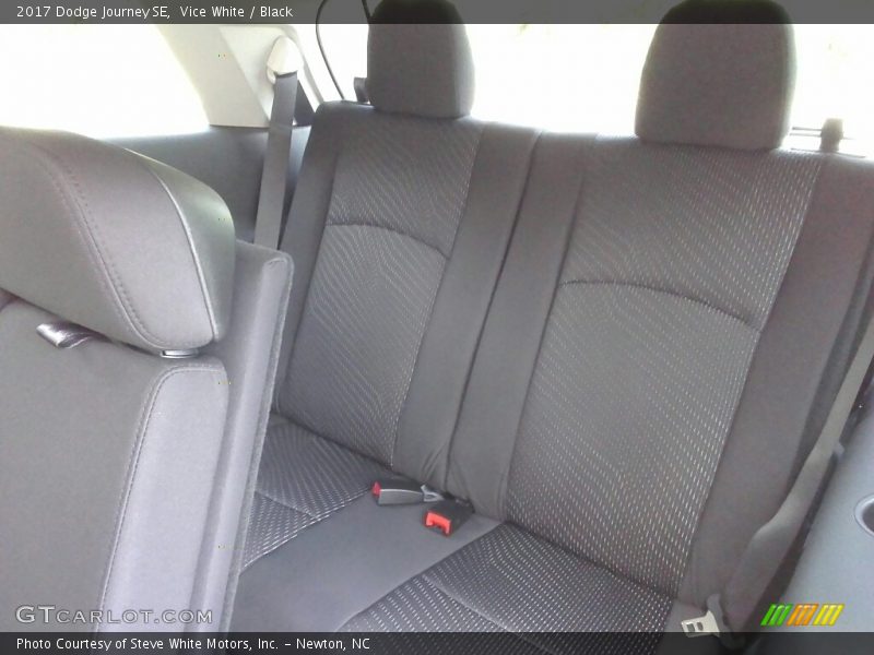 Vice White / Black 2017 Dodge Journey SE