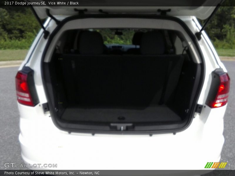 Vice White / Black 2017 Dodge Journey SE
